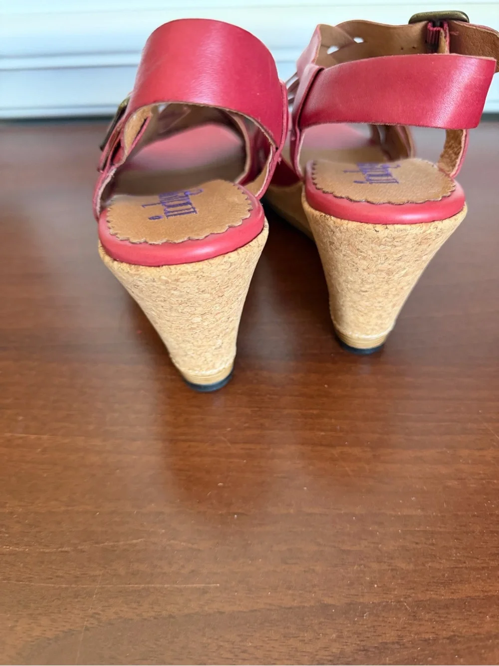 Clark’s indigo Women’s Red Wedge Sandals like new